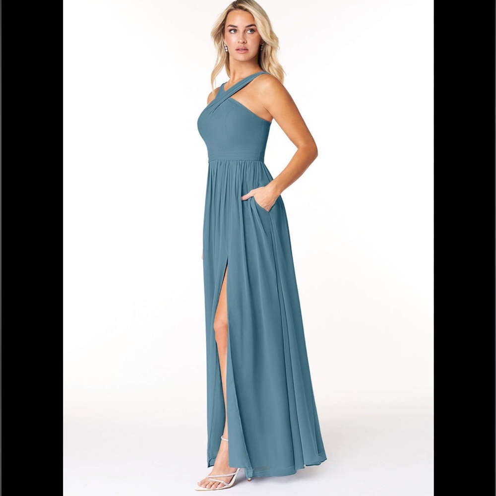 Azazie Bridesmaid or Prom Formal dress size 8 Us, euro size 40